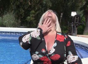 Beamy breasted Lacey Starr is getting some sun